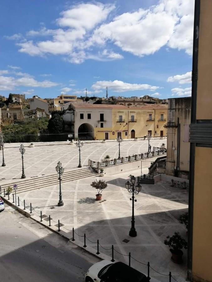 Montalbano House - Casa Vacanze Santa Margherita di Belice Luaran gambar